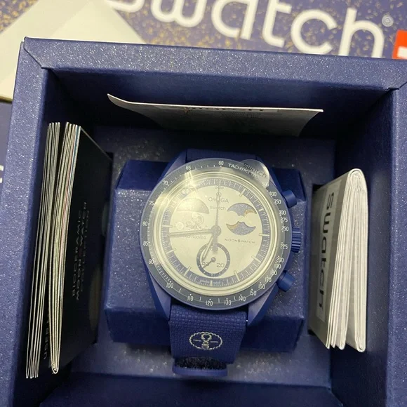 Swatch X Omega MOONSHINE GOLD (Hunter’s Moon) - Picture 8 of 13